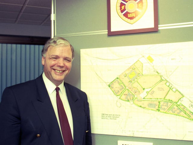 Hearts chairman Wallace Mercer wanted to unite the two Edinburgh teams and relocate the new entity to a new stadium on the outskirts of the city.