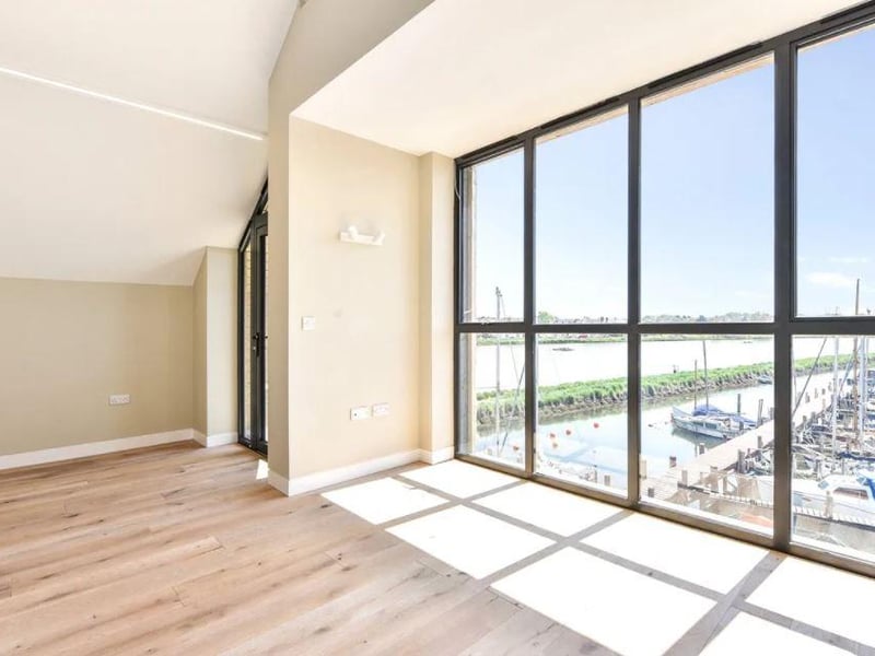 Would you ever get board with seeing views like this everyday? It seems unlikely!