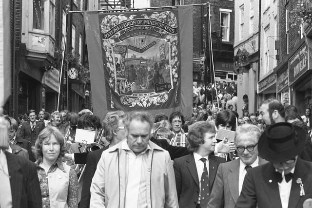 Representatives of the Boldon Lodge get ready to march towards the County Hotel in 1982.