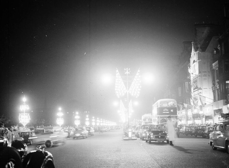 Special street lighting was added to Princes Street for the Edinburgh International Festival in 1962.