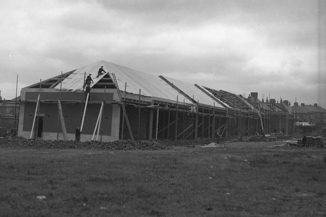 Building an anti-aircraft drill hall in Dykelands Road in March 1938.