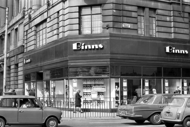 Exterior of Binns department store in Princes Street Edinburgh, to have its name changed to House of Fraser in May 1976.