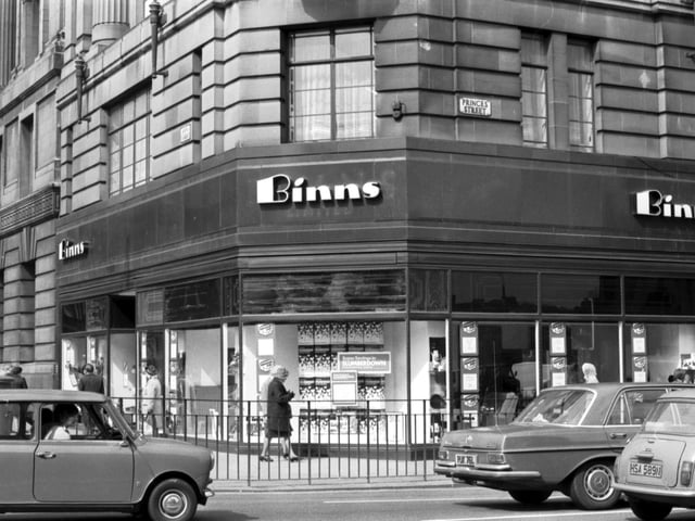 Exterior of Binns department store in Princes Street Edinburgh, to have its name changed to House of Fraser in May 1976.