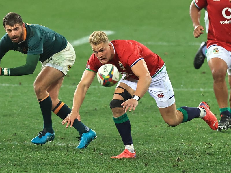 Tough game for the Scotland wing. Indisciplined first half saw him yellow-carded for trip on Cheslin Kolbe after being lucky to escape punishment for late, dangerous tackle on Pieter-Steph du Toit. 4/10