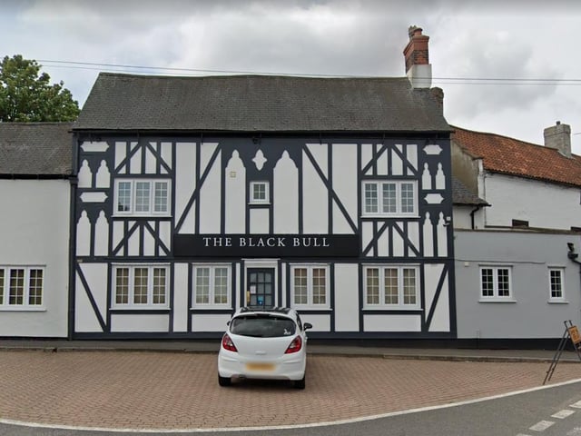 The Good Beer Guide says: "Refurbished, family-owned pub offering a warm welcome to locals and visitors. The large bar room serves up to five rotating guest beers, some of which are brewed in Nottinghamshire."