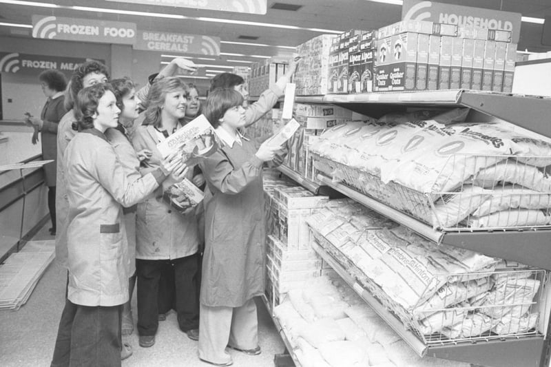 Staff were pictured stocking the shelves for the opening of the new Hintons in Fulwell in 1978.