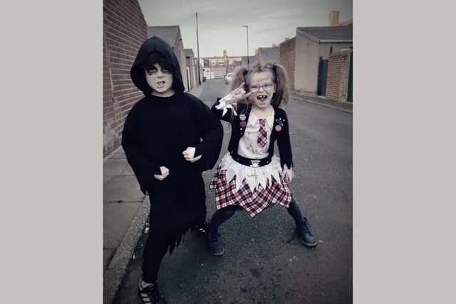 Harry and Polly looked spooky down the back roads of the city!