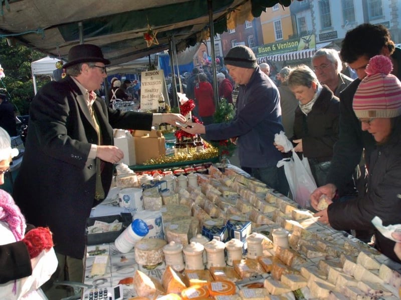 This fair transforms the Market Place into a Victorian-themed event, often featuring costumed participants and a full schedule of festive entertainment, including the town's Christmas light switch-on. It's a major event that celebrates the town's history and offers local produce, crafts, and food. 🗺️ Melton Mowbray Market Place, LE13 0AA