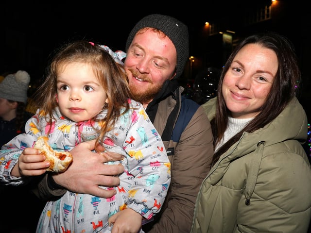 Jamie Hancock and Rebecca Ashton with their daughter, Rosie, 3. Emsworth Christmas lights switch on, St Peter's Square, Emsworth
Picture: Chris Moorhouse (jpns 031221-40)