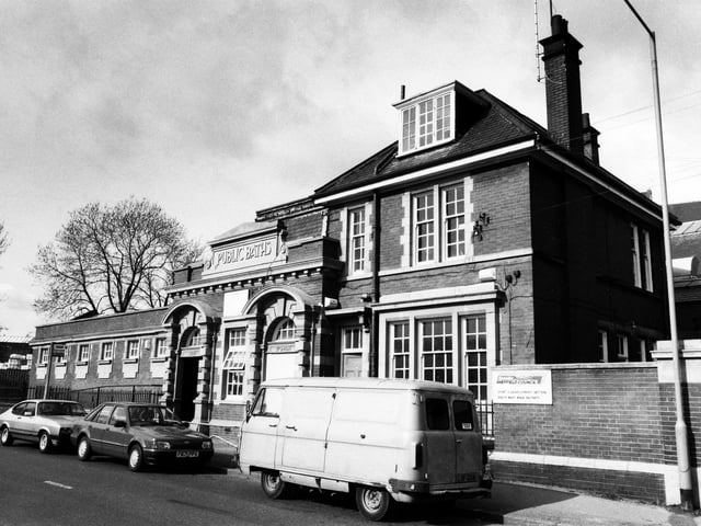 A view of Heeley Swimming  Baths in 1990