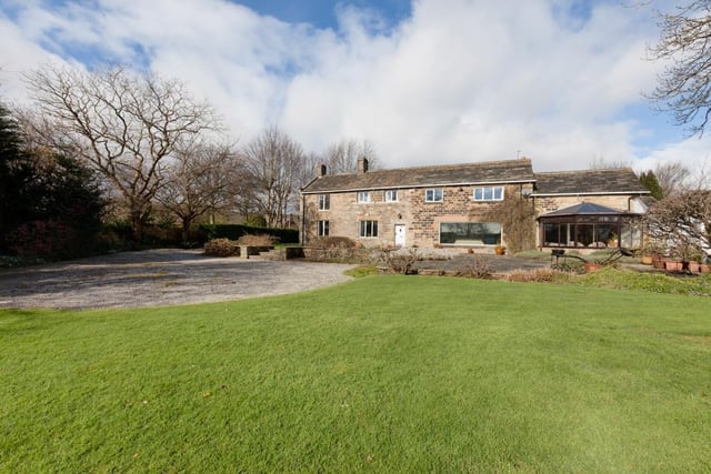 Offers in the region of £995,000 are being accepted for Townhead Farm, a six-bedroom detached property. The sale is being handled by Blenheim Park Estates. (https://www.zoopla.co.uk/for-sale/details/54611305)