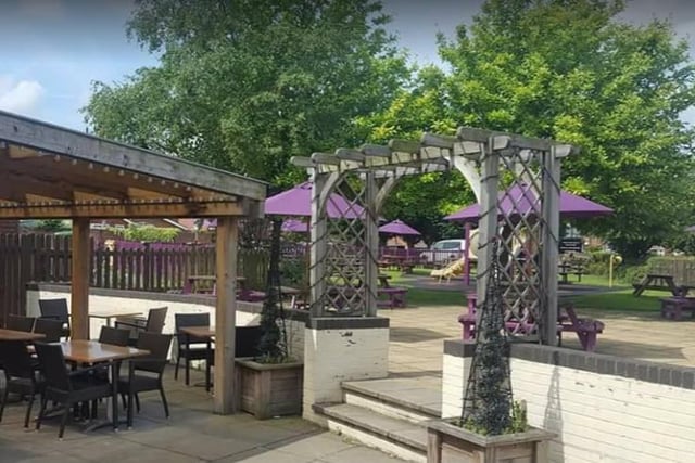 The Rufford in Mansfield offers a friendly Midland’s welcome to all those that stroll through its doors. Book a table in their beer garden this weekend by calling, 01623 623286.