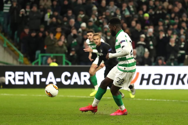 Arsenal and Everton are interested in signing Celtic’s French striker Odsonne Edouard. (Le10 Sport)
