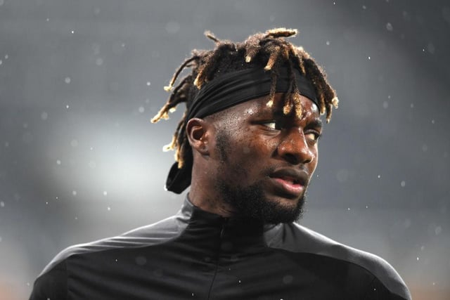 Former Sunderland striker Kevin Phillips has hailed Allan Saint-Maximin’s new contract as a “great coupe”. (Football Insider)