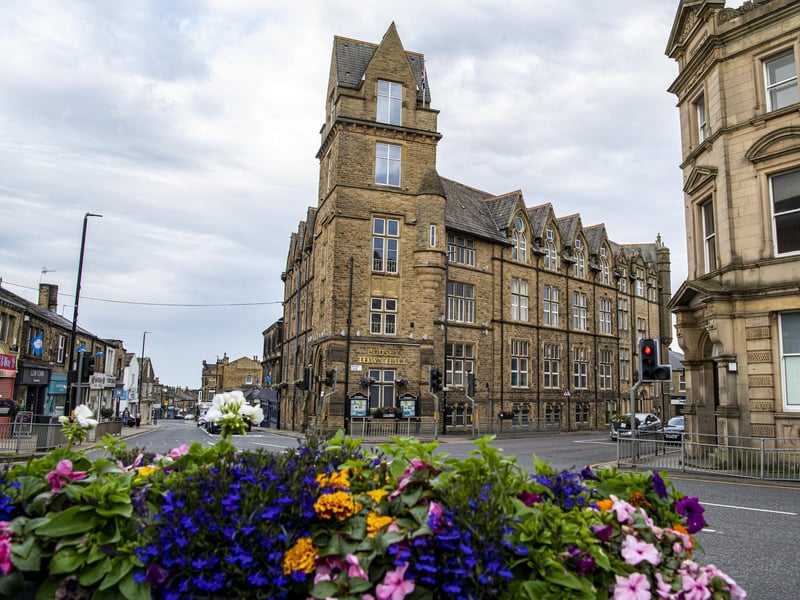Pudsey is the UK's 5th best commuter town, according to Pepper Money, with an overall score of 308. It's only 12 minutes from Leeds by public transport, with train fares from £4.30. Pudsey scores 7.5/10 for quality of life, and the average house price there is £246,915.