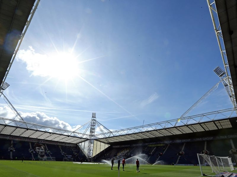 Average attendance at Deepdale is 16,065.