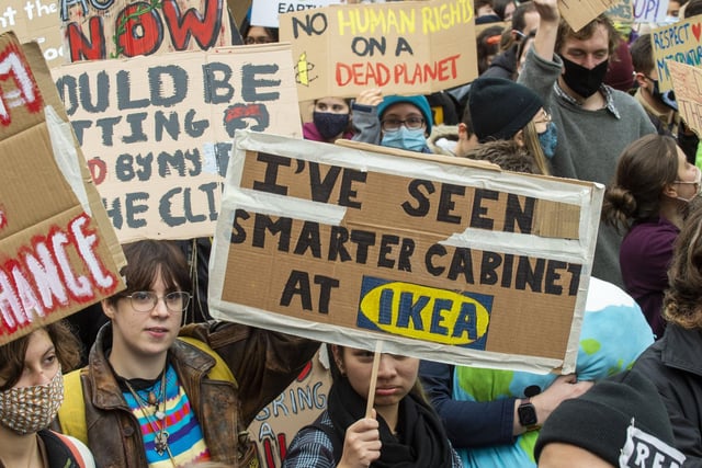 One protester expressed their displeasure with the current governments action on climate change, by writing 'I've seen smarter cabinets at IKEA' on their placard.




Fridays for Future Climate March takes to the streets of GLasgow this afternoon,
