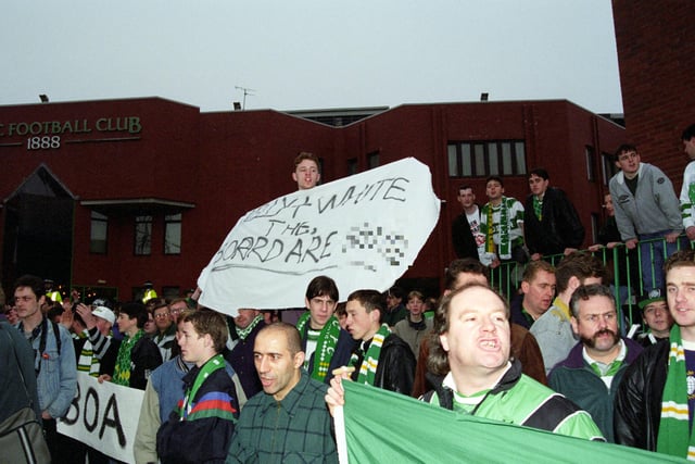 Celtic fans had a message for the board during the 1993/94 season