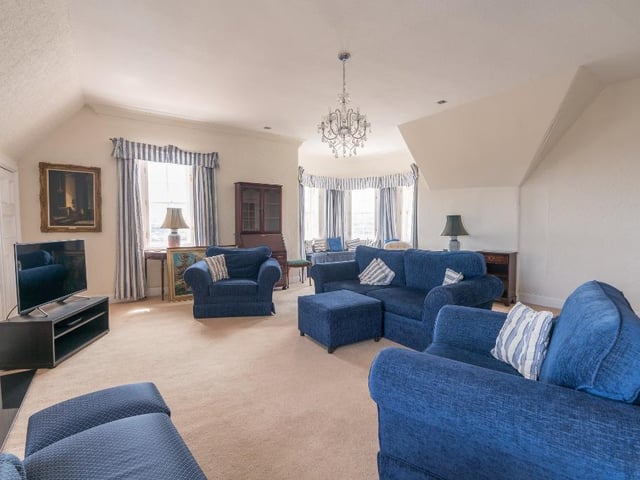 Sitting room.