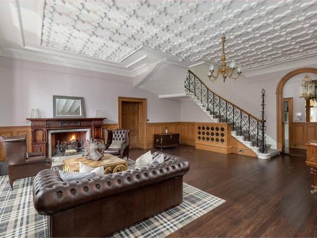 Sitting room.