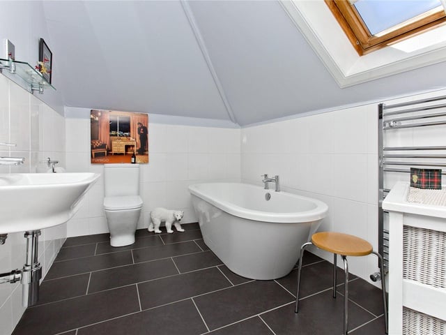 Bedroom 2 en-suite.