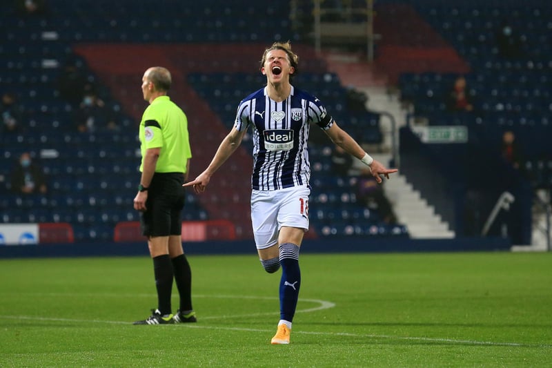 Ex-footballer Noel Whelan has urged Leeds United to sign Chelsea youngster Conor Gallagher, and compared him to Blues sensation Mason Mount. The 21-year-old, currently on loan at West Brom, spent last season with Swansea City. (Football Insider)