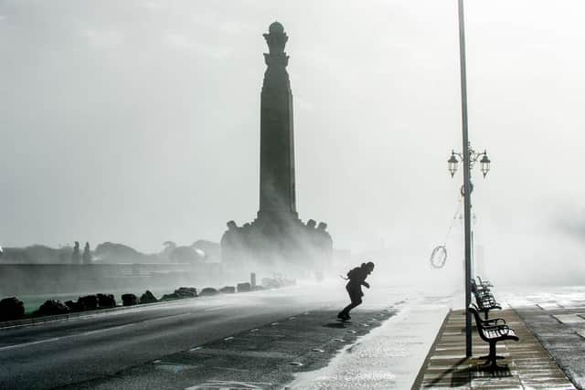 Storm Eunice in Portsmouth on Friday 18th February 2022

Pictured: Storm Eunice in Southsea

Picture: Habibur Rahman