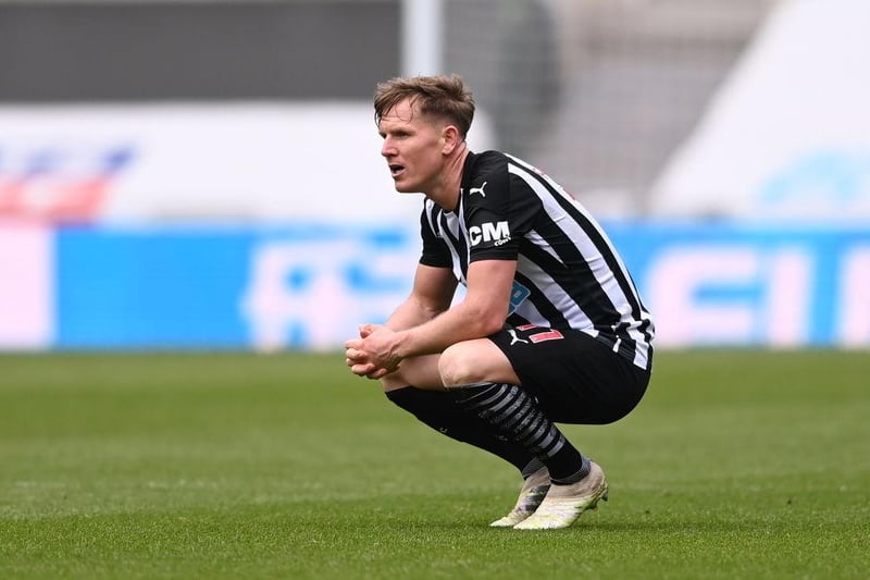 Matt Ritchie wants to leave Newcastle United this summer and would be open to a return to Bournemouth. (Mirror)

 (Photo by Stu Forster/Getty Images)