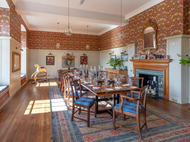 Dining room.
