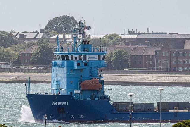 Meri departs Portsmouth after delivering the crane to Portico.