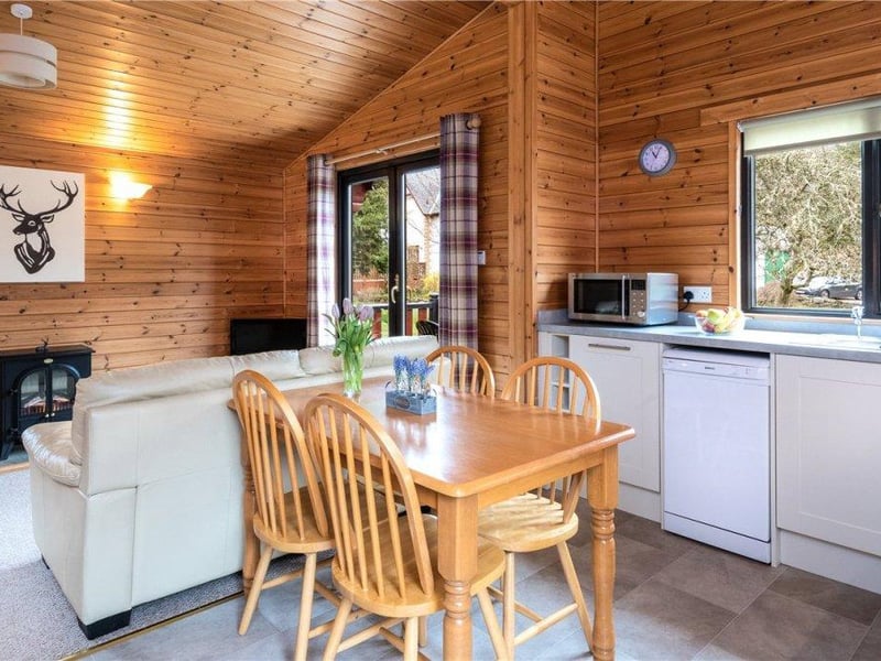 Lodge - kitchen and dining area.