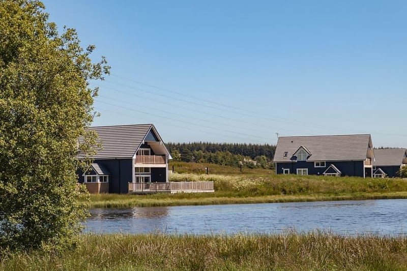 With a range of accommodation sitting in over 600 acres of Angus countryside near Dundee, the award-winning Landal Piperdam has a huge range of activities for the whole family. There's a golf simulator, a picturesque 18 hole course, crazy golf, a 40-acre loch, archery, fencing, Segways, an Activity Barn, a soft play, a beauty spa, swimming pool and sauna. Some of the Scandinavian wooden lodges even feature luxurious hot tubs and private saunas.