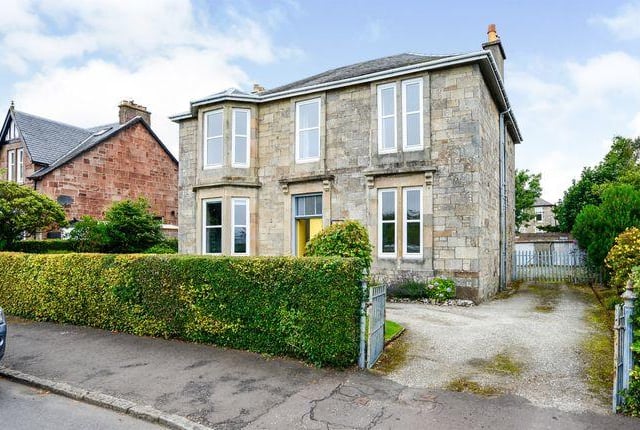 For most families, a five bed house would be able to provide everyone with their own rooms and still have spare room leftover to make a home office. Available for offers over 335,000 GBP