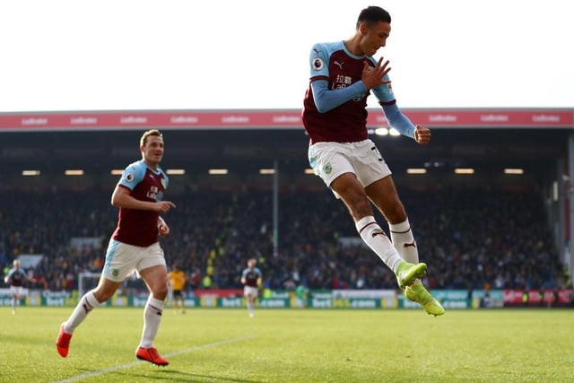 Burnley winger Dwight McNeil is tipped for a multi-million pound move to Manchester United. The 20-year-old has been linked with moves to the Red Devils, Newcastle and Chelsea and could command a fee of between £35m-£50m. (Lancs Live)