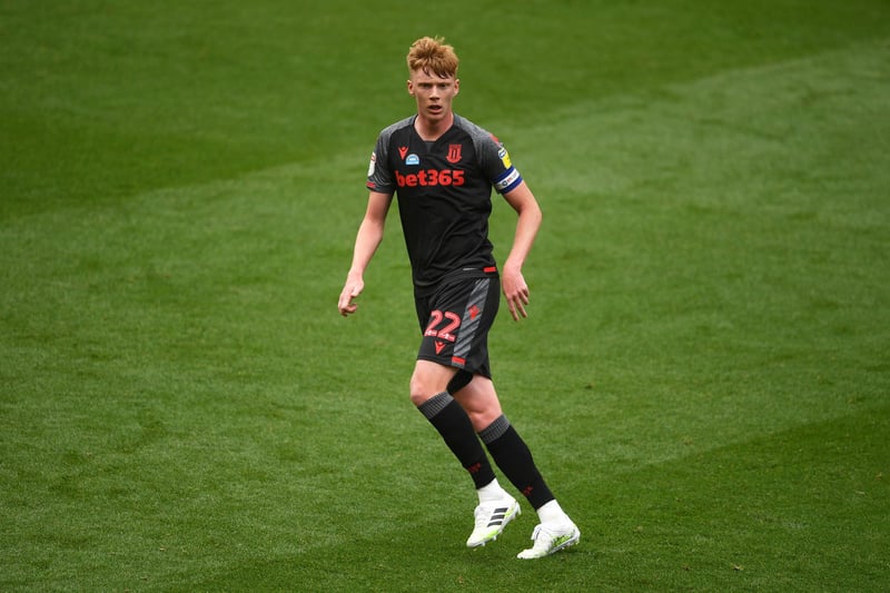 West Brom are the latest second tier side to be credited with an interest in Stoke City's Sam Clucas. The 30-year-old midfielder looks set to be sold this summer, if his £3m asking price is met. (Football Insider)