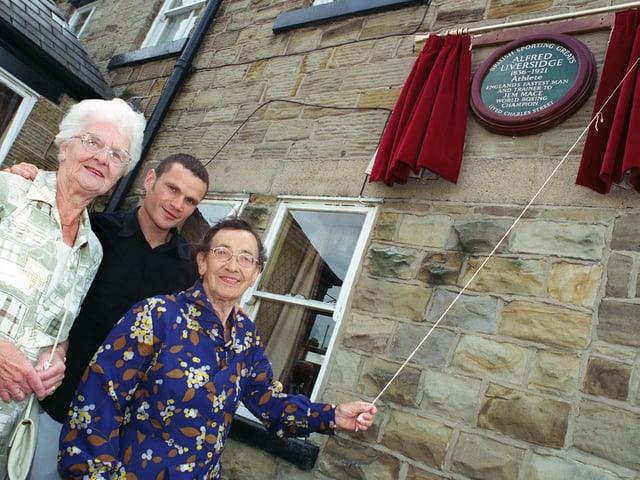 Pictured at the unveiling of a memorial plaque to Swinton 'Forgotten sporting hero' Alf Liversidge at the Station Hotel, Swinton, are his two Great Grandaughters Alice Scholey (left) and Emily Gittings along with present day Boxing hero John Jo Irwin.