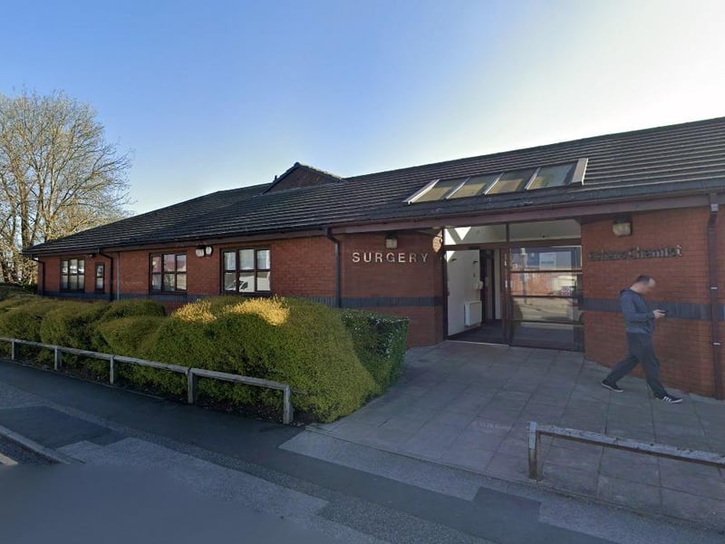 There were 579 survey forms sent out to patients at Station Lane Surgery, and the response rate was 22%. 78% of patients rated their experience as 'very good'.