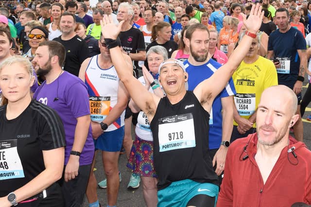 Runners set off from the White Wave. Picture: Keith Woodland (171021-0)