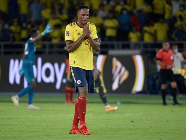 AC Milan are eyeing a 'juicy deal' for Everton defender Yerry Mina to replace Simon Kjaer, with their interest in the Colombian a longstanding one. (Calcio Mercato)
(Photo by Guillermo Legaria/Getty Images)