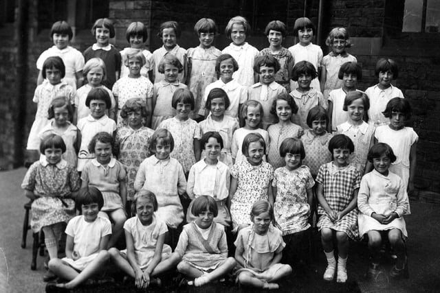 Pupils at Anns Road School, Heeley, in 1932
