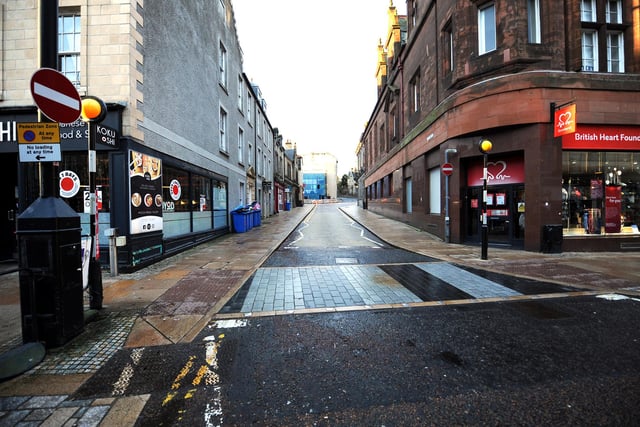 High Street, Kirkcaldy, looking up Kirk Wynd on the first day of the January 2-021 lockdown (Pic: Fife Photo Agency)