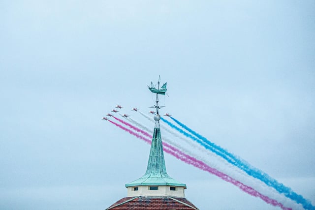 Red Arrows flying above Portsmouth Harbour on Wednesday 20th October 2021. Picture: Habibur Rahman