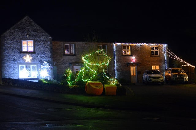 These Tideswell homes are helping to spread festive cheer