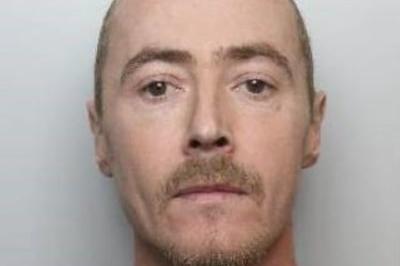 Detectives in Sheffield are asking for your help to find wanted man Glenn Thackeray.
Thackeray, 42, from the Arbourthorne area of Sheffield, is wanted in connection with an alleged burglary in the city in September 2022.
Since then officers have been conducting enquiries in the area and visiting known addresses to try and locate him. They are now asking for the public’s help and are keen to hear from anyone who has seen or spoken to Thackeray recently, or knows where he may be staying.
Thackeray is known to frequent the city centre.
If you see Thackeray, please do not approach him but instead call 101. If you have any other information about where he might be, you can contact us via our online live chat feature or our online portal. Please quote incident number 341 of 15 September 2022 when you get in touch.
You can access the online portal here: www.southyorks.police.uk/contact-us/report-something/
Alternatively, if you prefer not to give your personal details, you can stay anonymous and pass on what you know by contacting the independent charity Crimestoppers. Call their UK Contact Centre on freephone 0800 555 111 or complete a simple and secure anonymous online form at Crimestoppers-uk.org