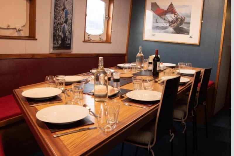 Everybody can enjoy dinner at the Captain's table.