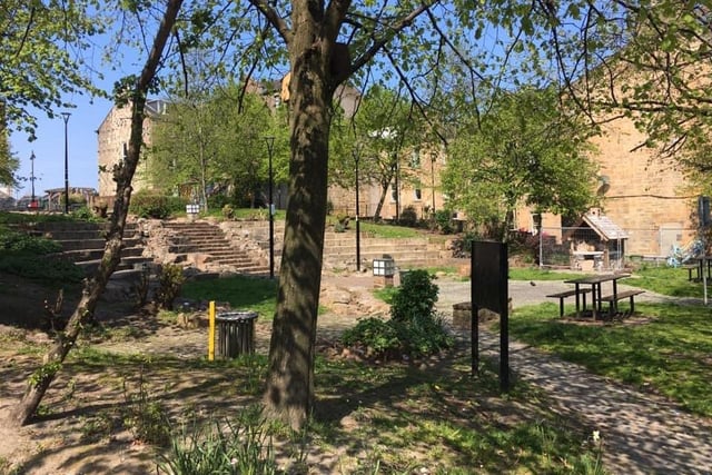 A stone's throw from Sauchiehall Street, Garnethill Park is a perfect escape from the city centre.