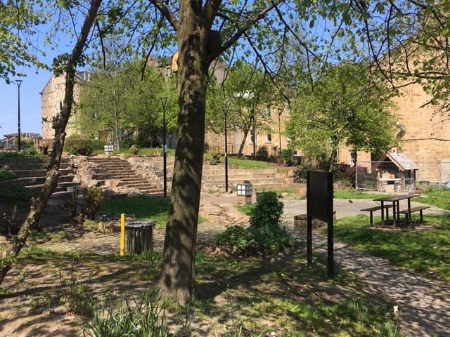 A stone's throw from Sauchiehall Street, Garnethill Park is a perfect escape from the city centre.