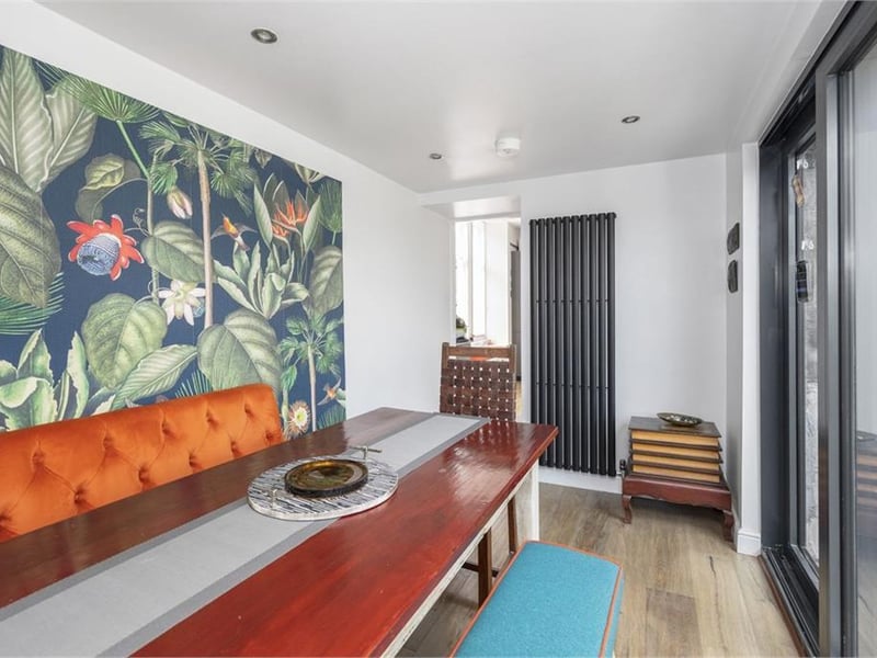 Dining room.