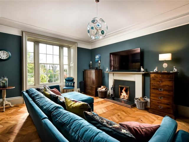 Sitting room.