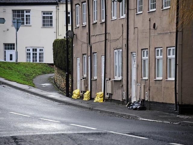 Residents prepare for possible flooding on Low Road, Conisbrough. Picture: NDFP-19-01-21-FloodAlert Conisbrough 1-NMSY